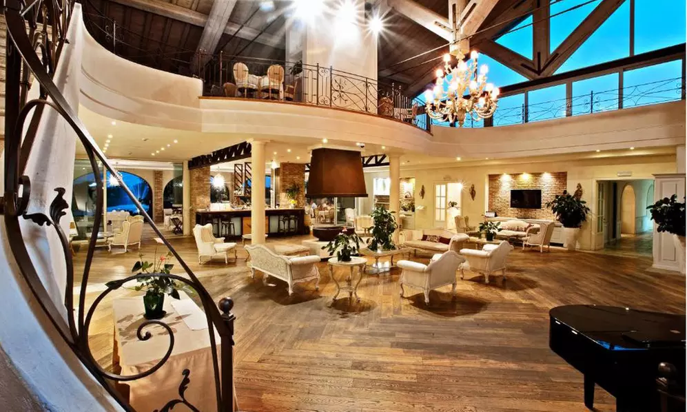 Gardasee: Doppel- oder Zweibettzimmer mit Frühstück / HP und Spa