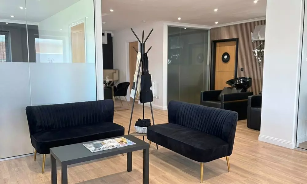 Transform Your Eyes: Full Set of Hybrid or Classic Eyelash Extensions