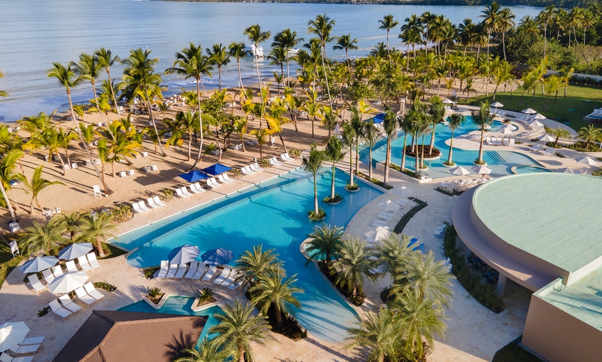 Image 1: ✈4-Night All-Inclusive Punta Cana Vacation from Travel by Jen