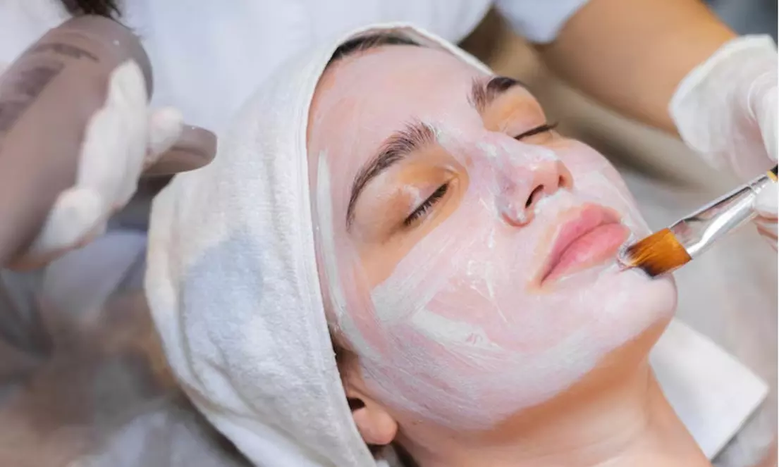 30-Minute Body Scrub w/ Optional Signature or Deluxe Hydrating Facial