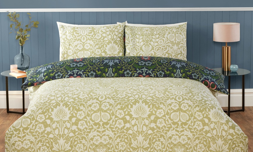 Image 6: Heritage Easy Care Duvet Set