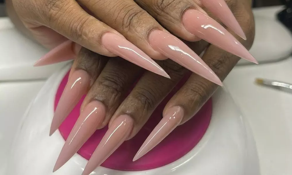 Trendy Nail with Almond Shape Medium Nails or Long Stiletto Nails