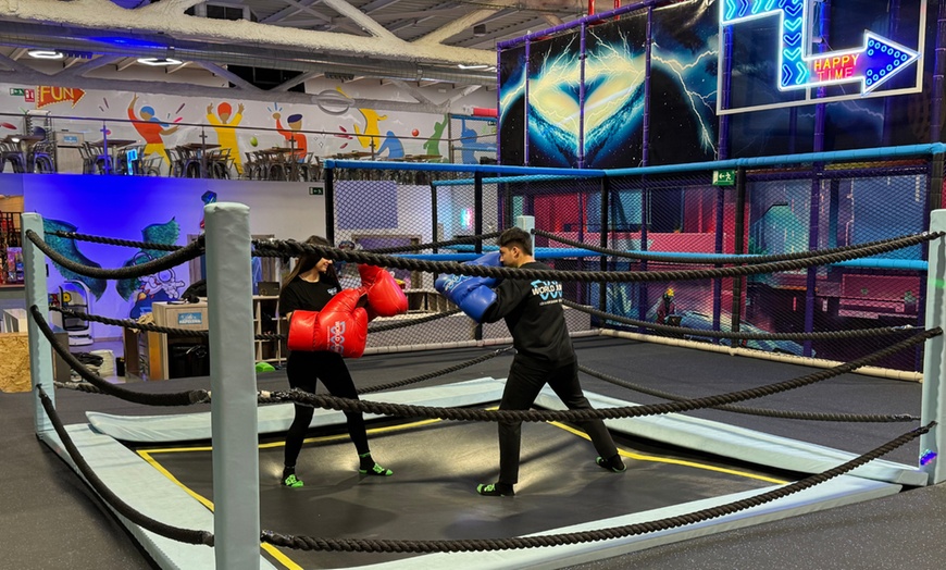 Image 2: 1 hora de saltos en parque de colchonetas World Jump para 1 persona