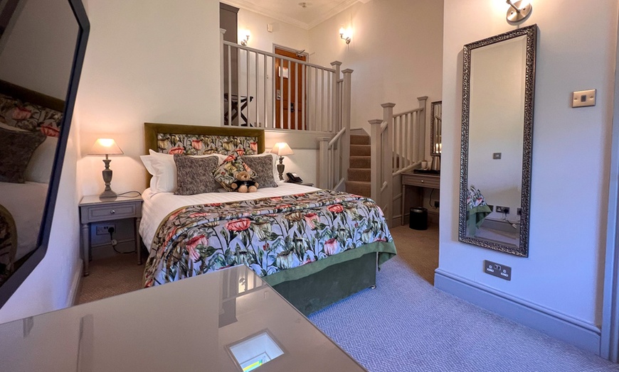 Image 9: Cheshire: 4* Deluxe Double Room Stay with Full English Breakfast
