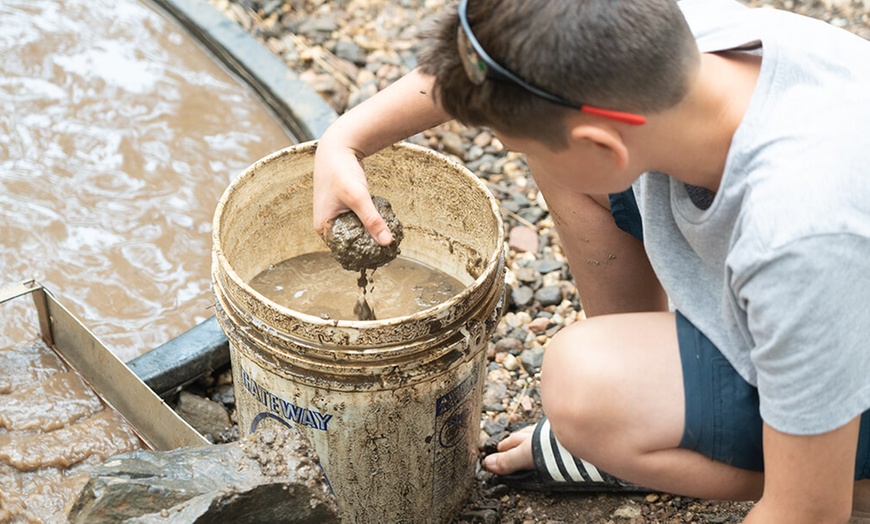 Image 3: Historic Gold Mine Tour & Real Gold Panning in Keystone, South Dakota