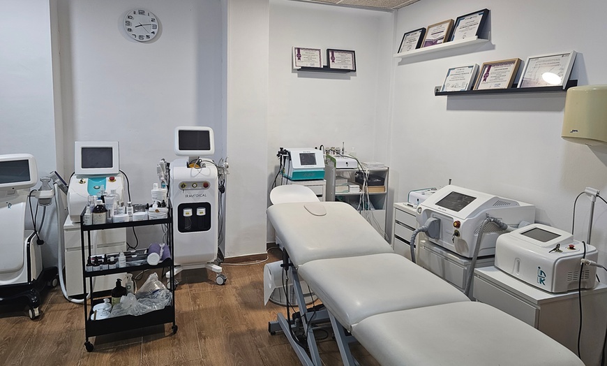 Image 3: HIFU facial 12D con opción a láser y exosomas para 1 persona 