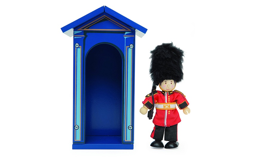 budkin-guard-and-sentry-box-groupon-goods