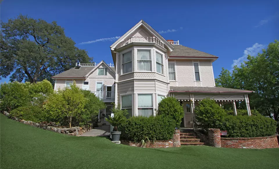 1-Night Stay for Two in a Standard Room or Anniversary or Honeymoon Suite at Power’s Mansion Inn in Auburn, CA - Primary Image