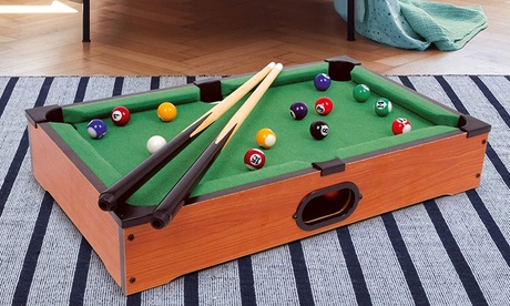 Biliardo da tavolo con la struttura in legno