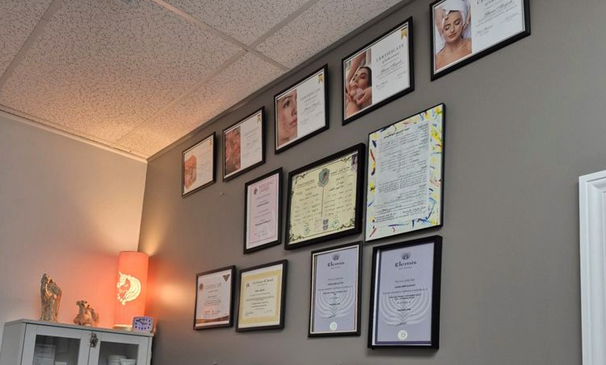 Image 4: 90-Minute 1, 3, or 5 Dubai Signature Luxury Chemical Peel Facials