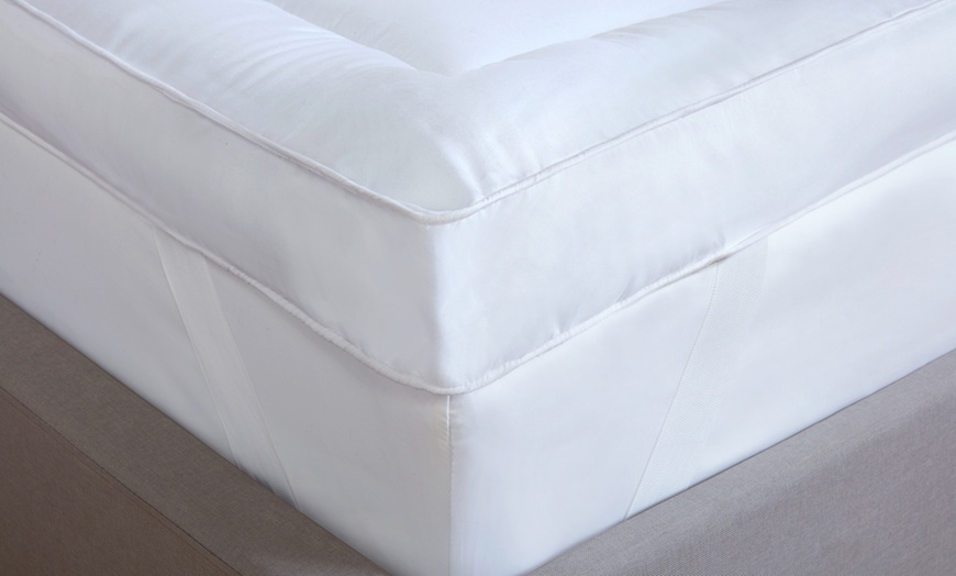 Image 3: Luxury Extra Deep Mattress Topper