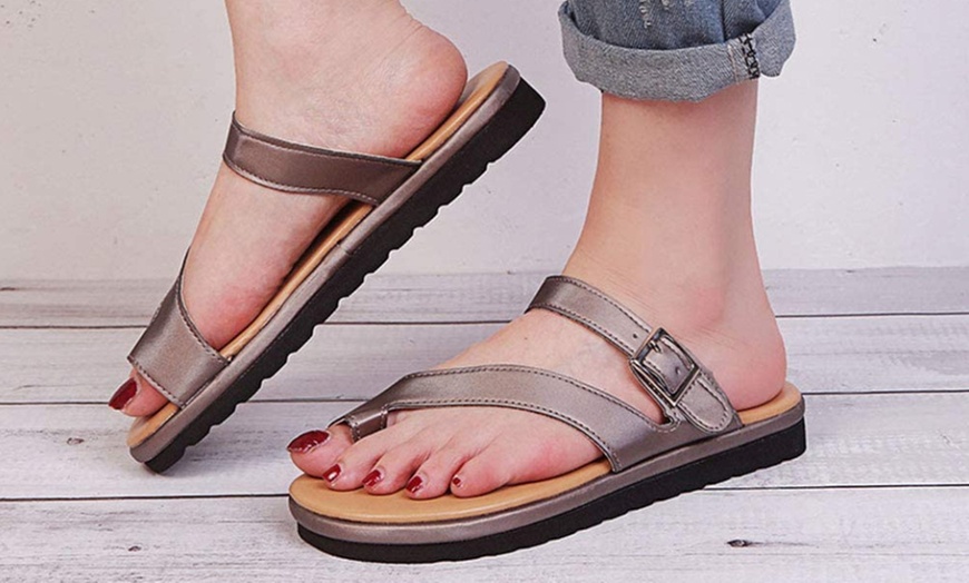 Image 7: Bunion Correction Sandals