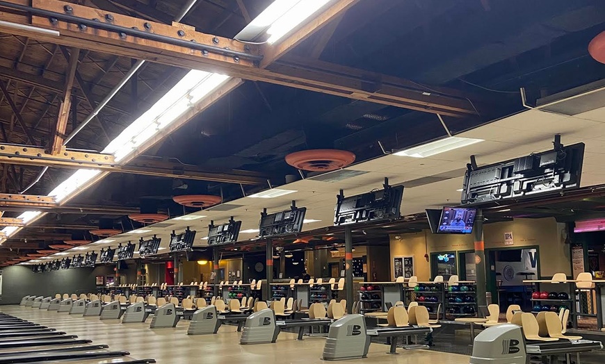 Image 5: Bowling Fun at Suburbanite Bowl – Classic & String Bowling