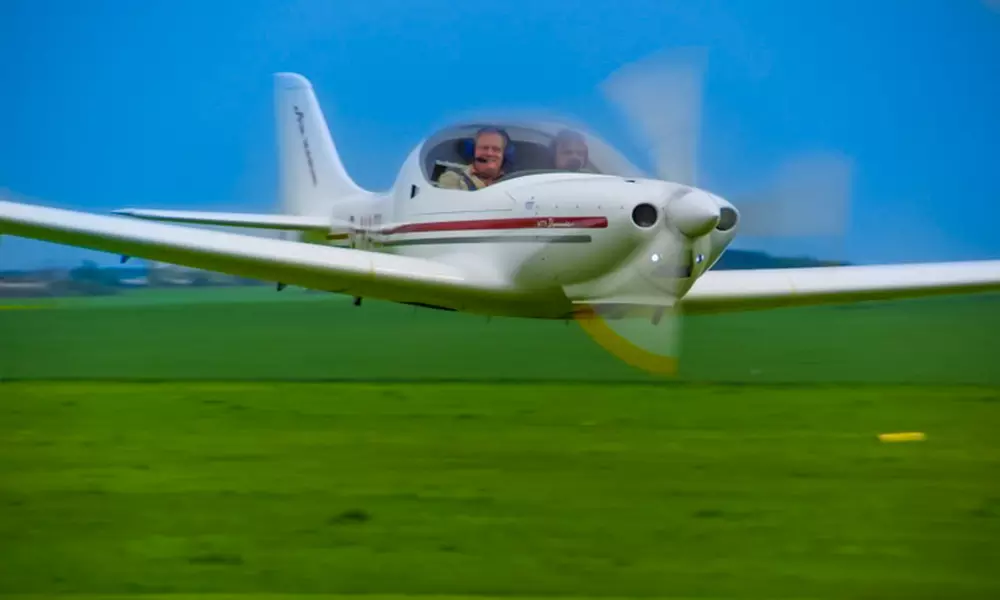 Pilot für einen Tag: 3 Std. selbst fliegen inkl. Einweisung für 1 P.