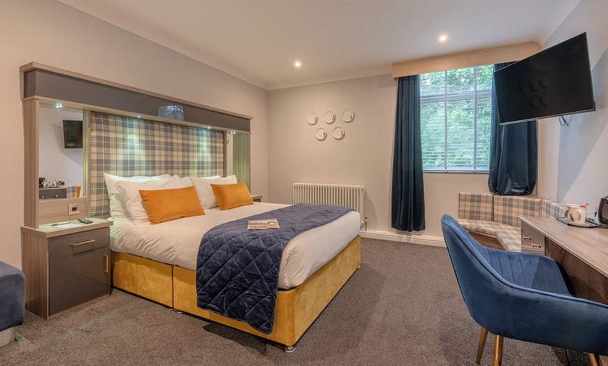 Image 9: Lancashire: One Night Stay with Breakfast, Gin Making Experience