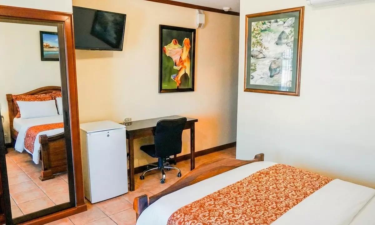 ✈ 7-Night Costa Rica Volcano and Beach Trip with Air & Car Rental