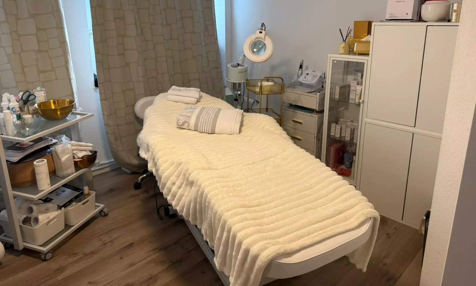 Laser-Haarentfernung an 1 kleinen / großen Zone nach Wahl für 1 Person