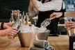2 Std. Erstklassiger Cocktail-Mix-Kurs für 1 oder 2 Personen im Studio32 (bis zu 19% sparen) - Second Medium
