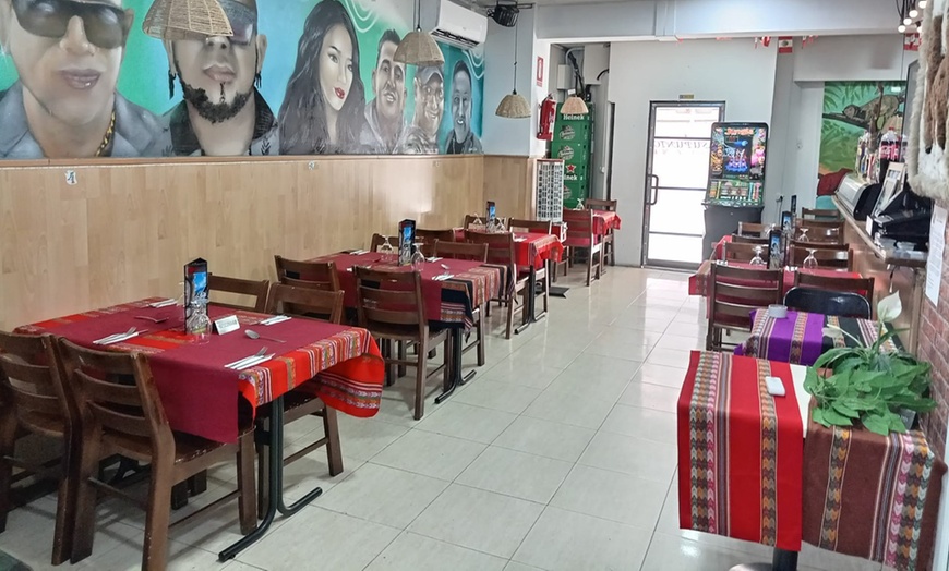 Image 8: Menú peruano para 2 o 4 personas, con opción a un pisco por persona