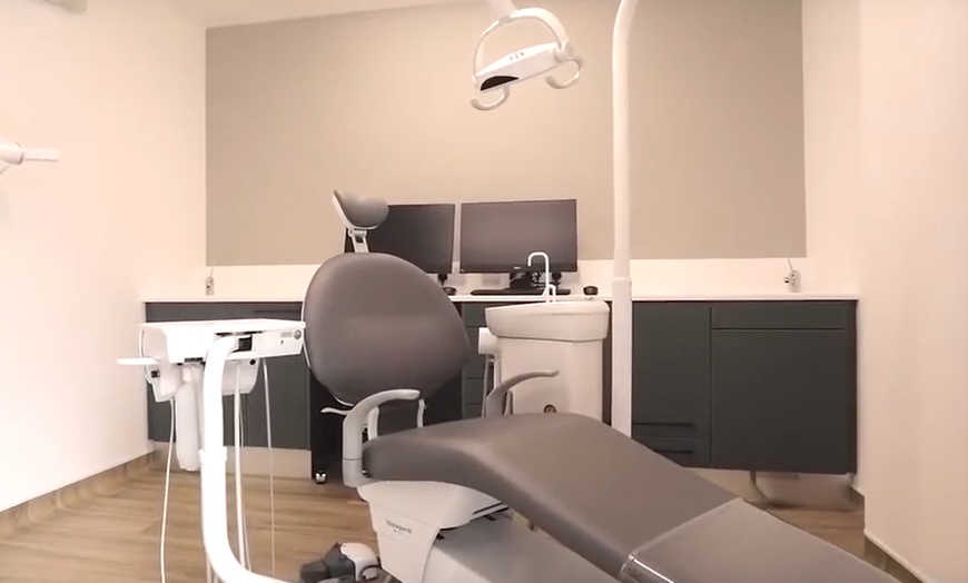 Image 2: Dental Checkup w/ Scale & Polish, Full Hygienist Treatment and X-Rays