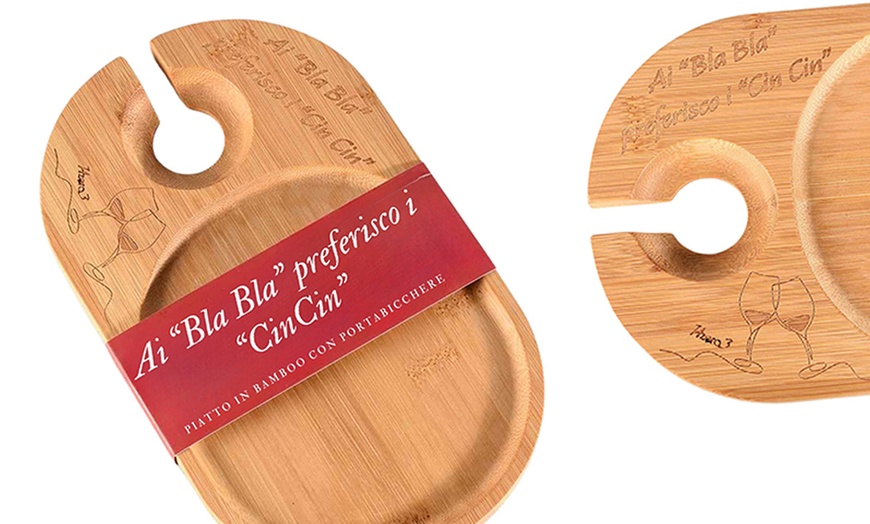 Image 3: Set di 2 taglieri in bambù con portabicchiere