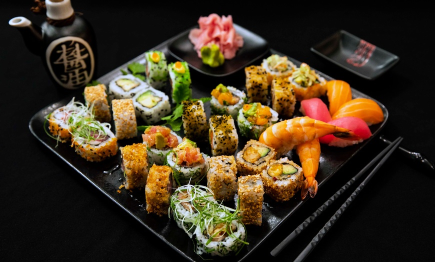 Image 4: 5* Sushi Night at Hibachi @ 5* Movenpick Grand Al Bustan