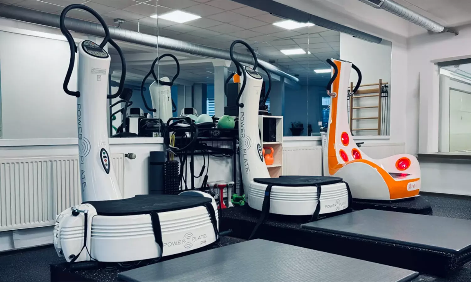 1, 5 oder 10 Power Plate / Vibrationsplatte Anwendungen á 30 Min. für 1 Person (bis zu 53% sparen) - Primary Image