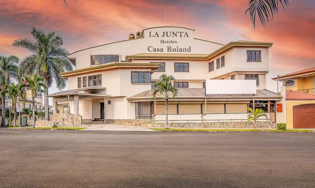 ✈ 7-Night Costa Rica Volcano and Beach Trip with Air & Car Rental