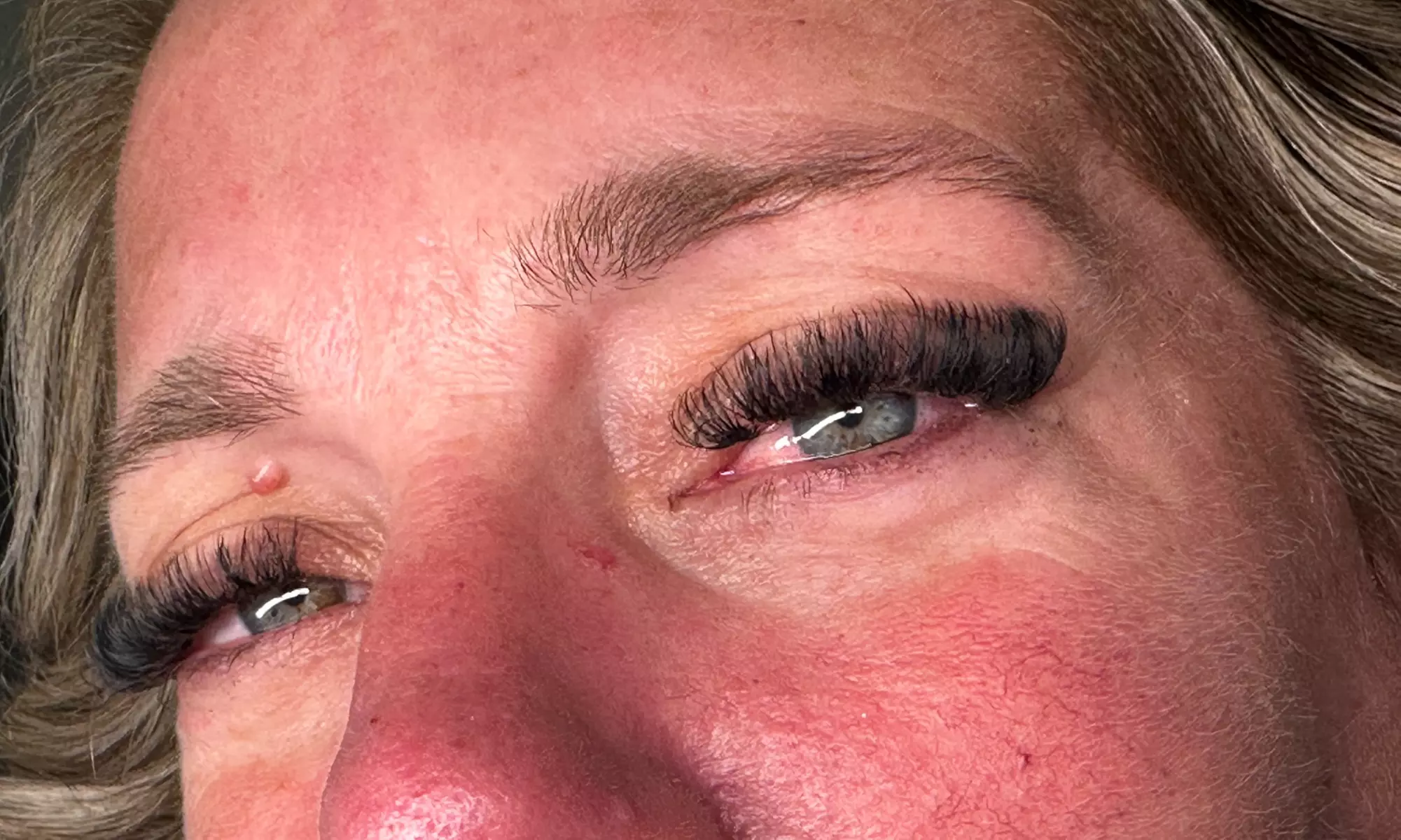 Classic Extensions or Lash Extensions w/ Volume & Optional 2-Week Fill