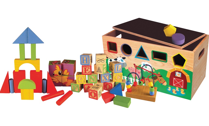 Image 3: 7 jouets en bois pour l'éveil et la motricité de bébé