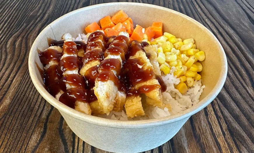 Image 7: Choice of One, Two, or Four Meal Boxes and Beverages Of Your Choice