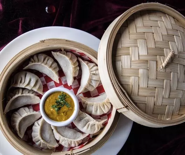 Delicious Deals: 20.00 or 40.00 CAD Coupon or Buffet for 2 or 4 People