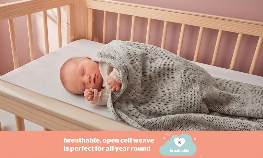 Image 8: 2 Pack Silentnight Safe Nights Cellular Baby Blanket - 100% Cotton, Breathable 