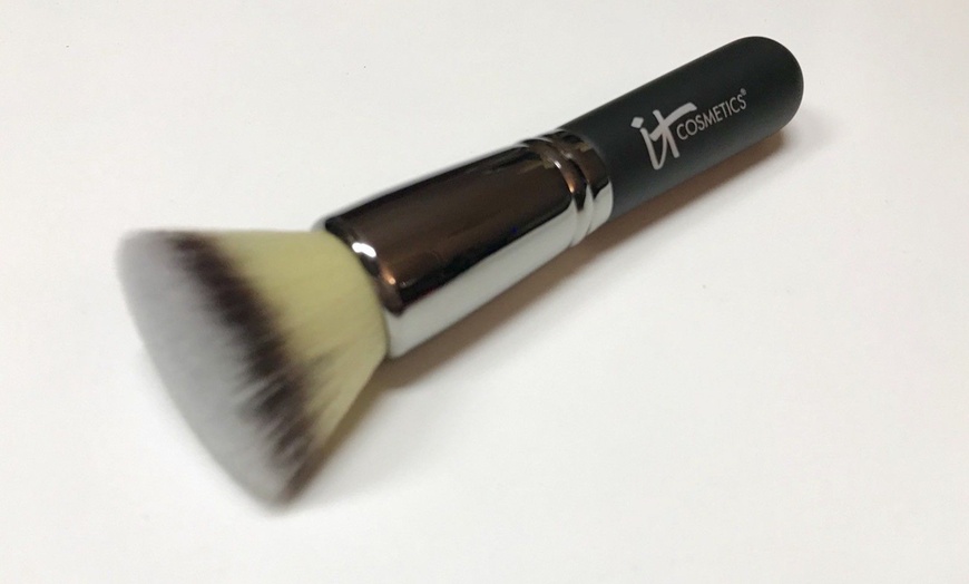 Image 2: IT Cosmetics Heavenly Luxe Brush by Jamie Kern 6
