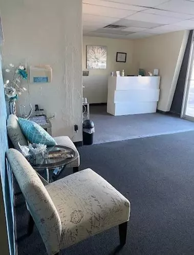 60 or 90-Minute Session: Swedish Massage, Back Scrub with Glow Facial