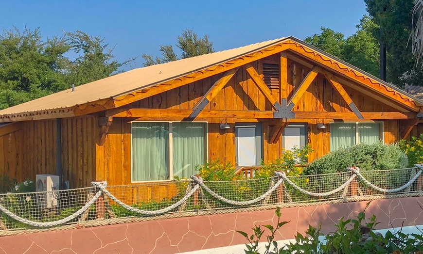 Image 5: Riverbend Cabins: Family Fun & Waterpark Access in New Braunfels, TX