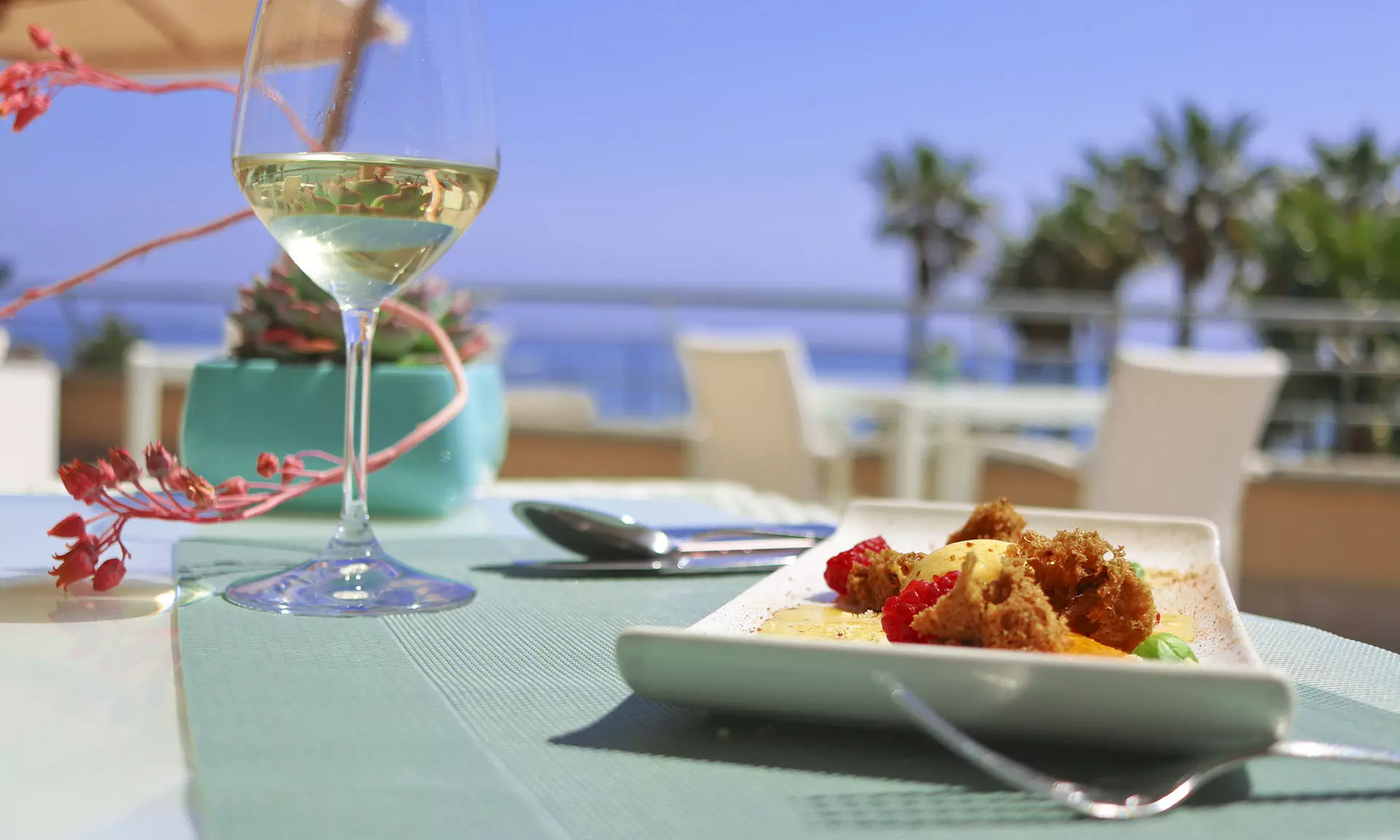 Liguria 4*: camera Superior con colazione o mezza pensione