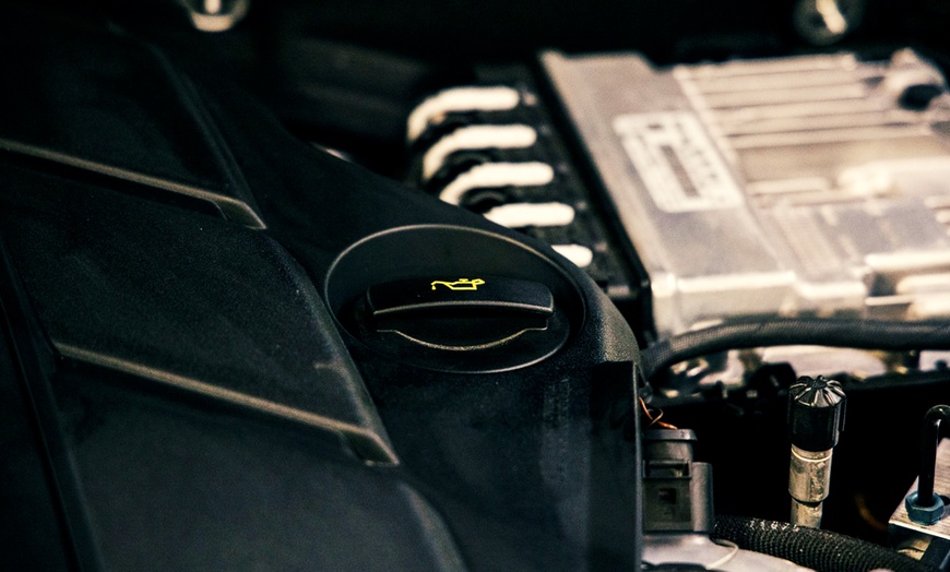 Image 3: Up to 56% Off on Oil Change at MasterMind Automotive Repair