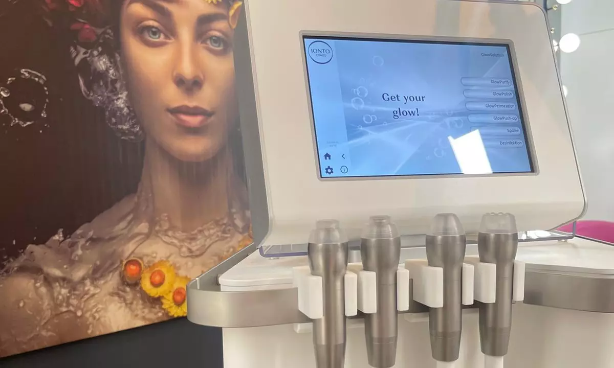 Basis-Gesichtsbehandlung „GlowSolution“ für 1 Person