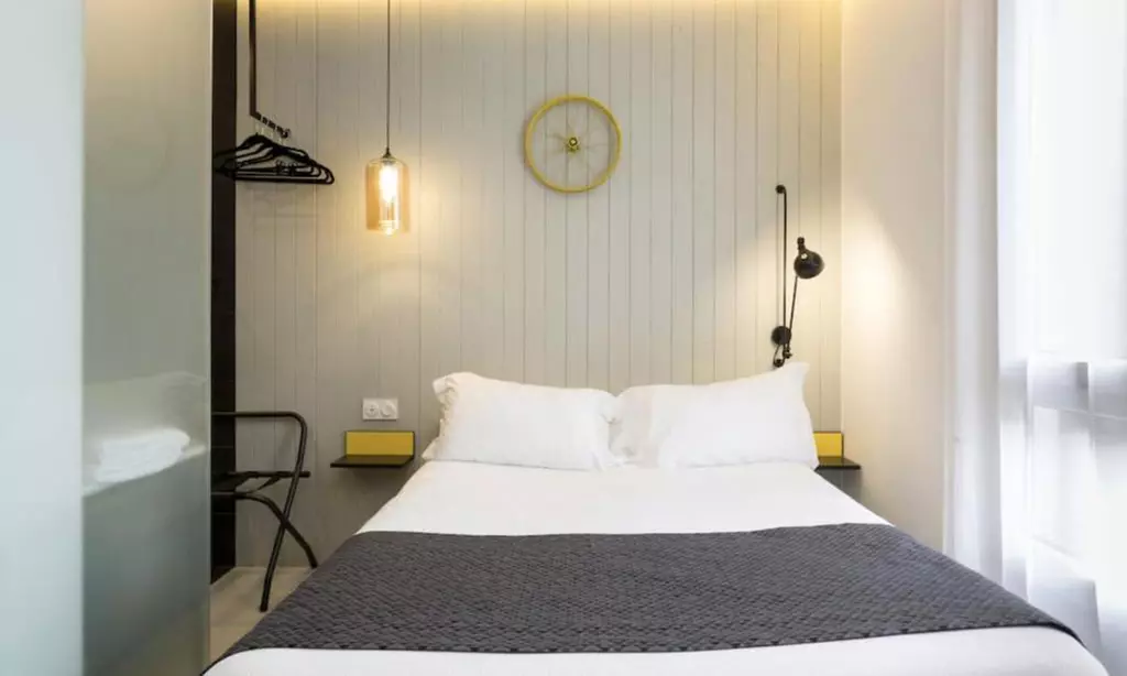 Clichy: Doppelzimmer, opt. mit  Frühstück und Zugang zum Spa
