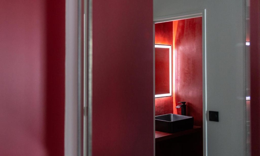 Image 6: Near Paris: Double Room with Optional Breakfast