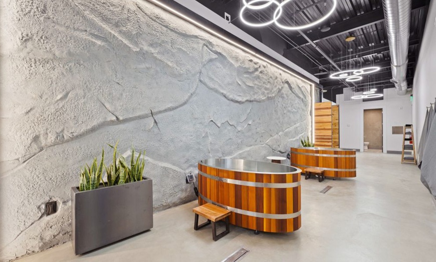 Image 2: 60-Min Contrast Therapy Session / 1 Month or Year Unlimited Membership