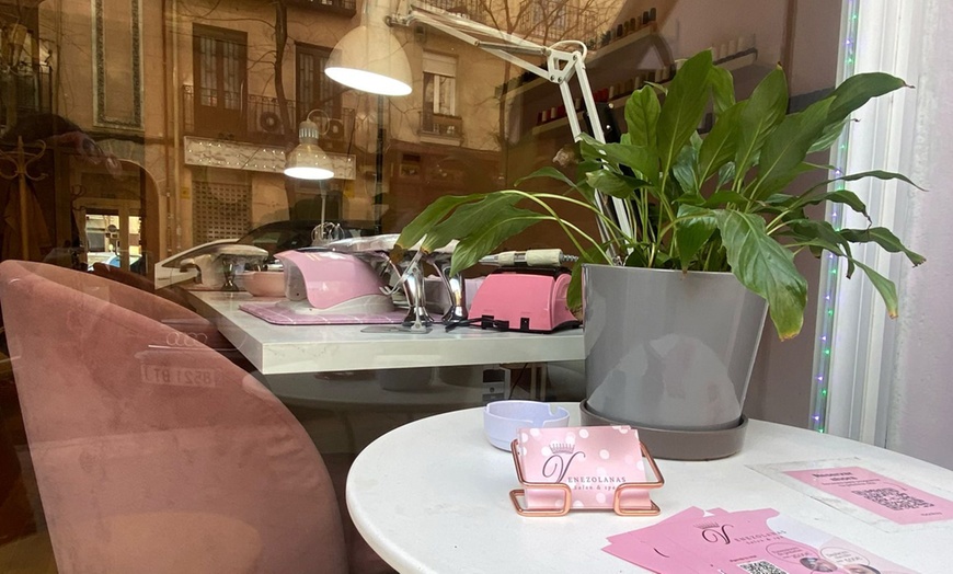 Image 3: Sesión de peluqueria con lavado, mascarilla, corte y opción a tinte 