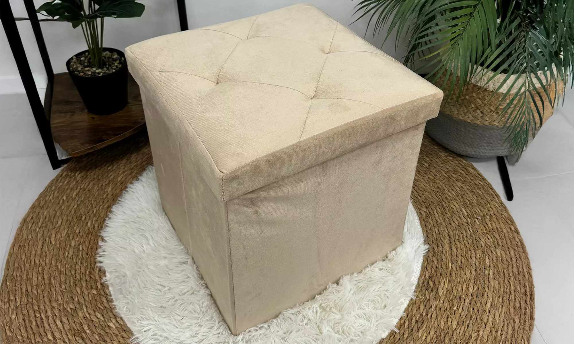 Pouf carré en velours Milo