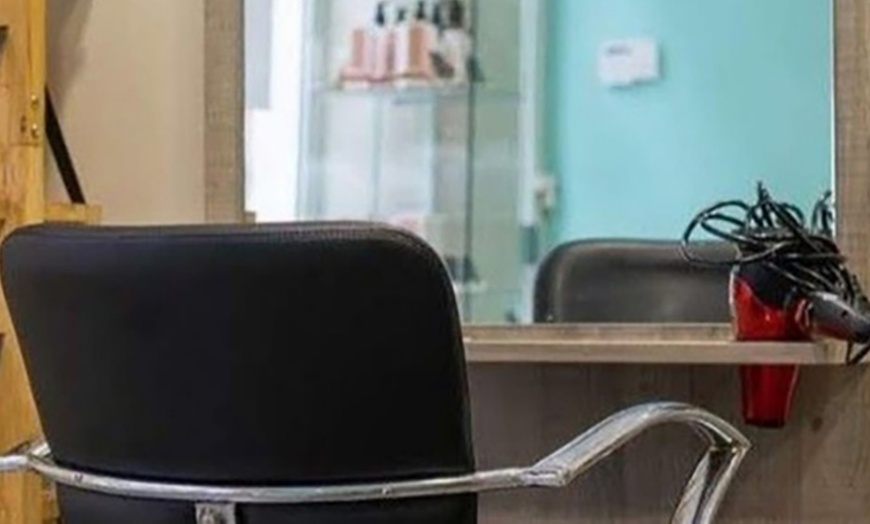 Image 3: Cuidado capilar: lavado, hidratación, tinte o mechas, corte y secado