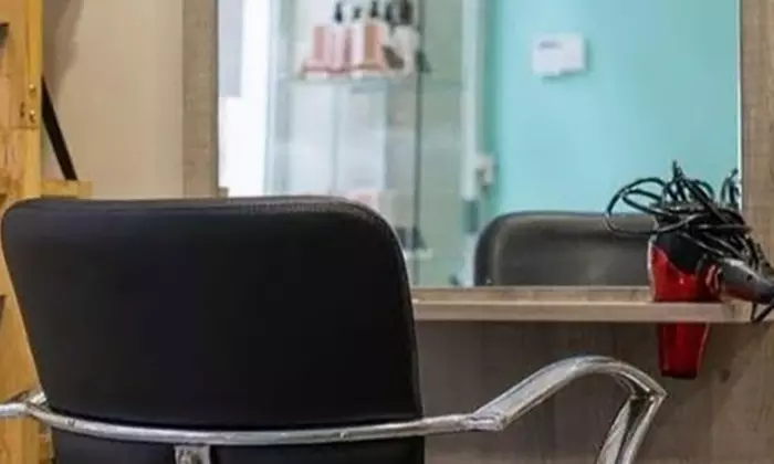 Cuidado capilar: lavado, hidratación, tinte o mechas, corte y secado