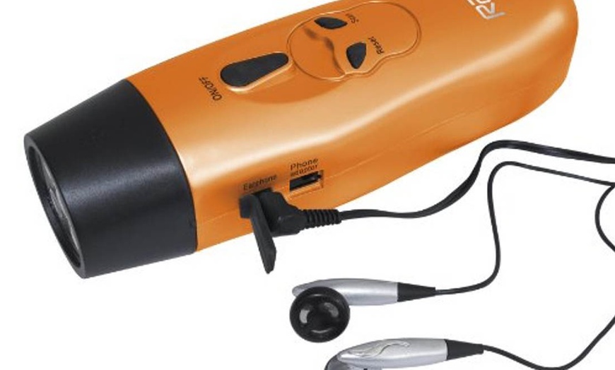 Image 3: RAC Wind Up Bright LED Torch