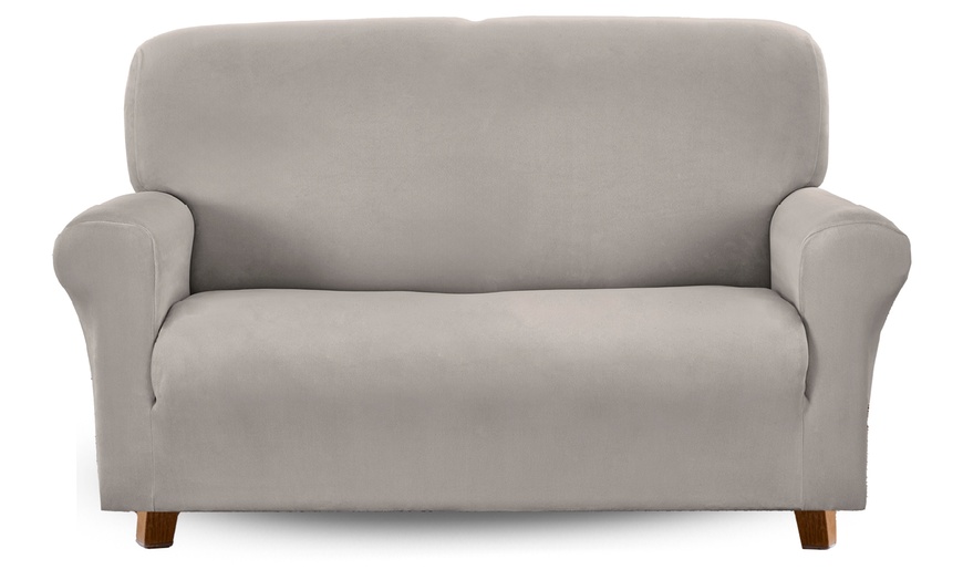 Image 8: Water-Resistant, Elegant Velvet Sofa Cover in Various Sizes