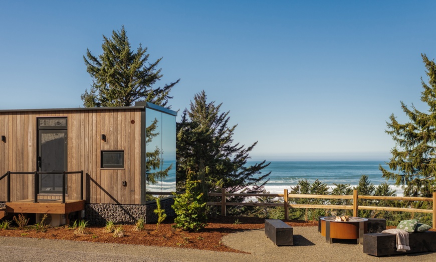 Image 13: Luxury Glamping Domes & Mirror Cabins on the Oregon coast