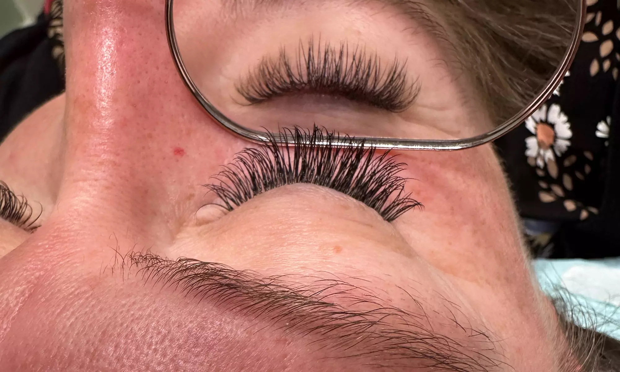 Enhance Beauty: Full Set of Classic, Hybrid or Volume Lash Extensions
